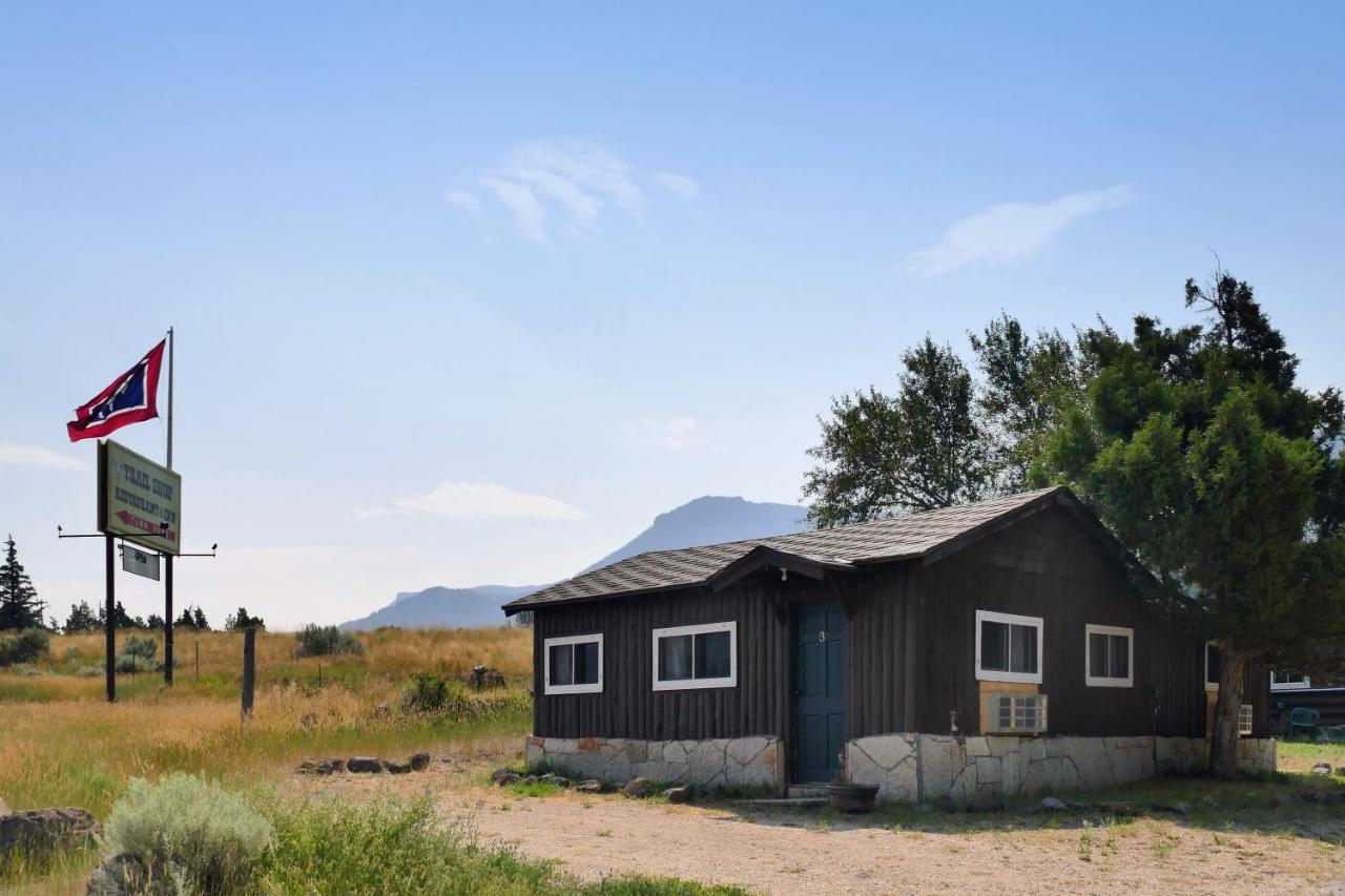 Trail Shop Inn Wapiti Exterior photo