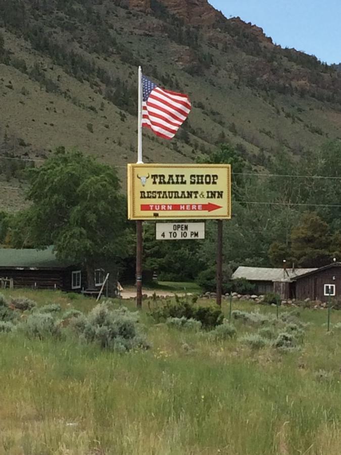 Trail Shop Inn Wapiti Exterior photo